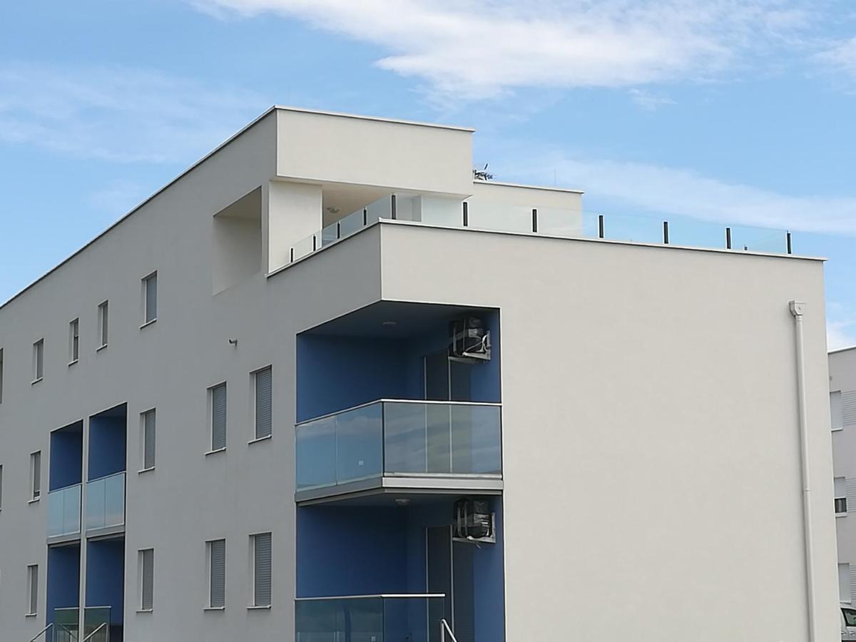Apartment Antonella Nin Exterior photo
